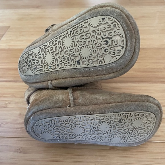 UGG Winter Boots with rubber sole-Size Infant 4/5 - Picture 5 of 5